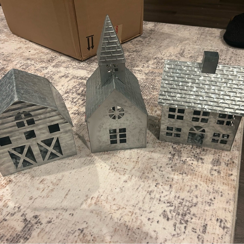 Wondershop Silver Holiday Village Decor Set